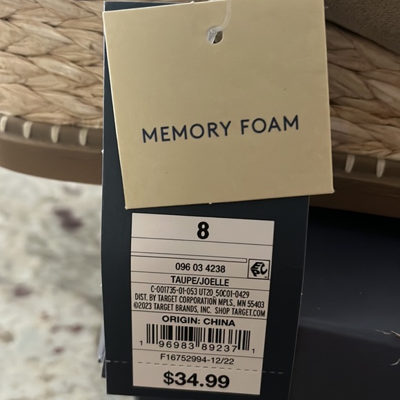 Universal thread, shoes, size 8 color taupe brand new in the original box - Picture 5 of 5